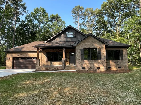 305 General As Johnston St, Stanley, NC 28164