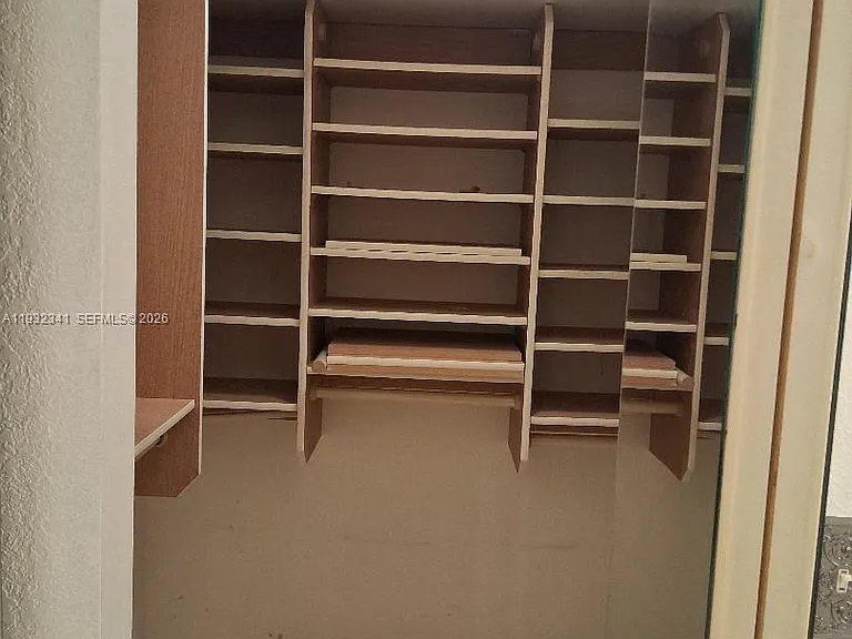 1000 Saint Charles Pl #L2 — Photo 18