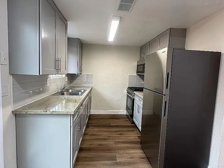 1st image of 9563 Kelly Dr #2