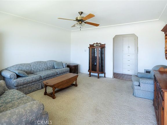 4th image of 490 Fresno Ave