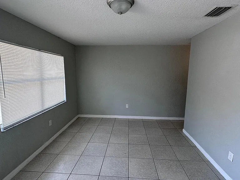 112 Dr Martin Luther King Jr Ave — Photo 4