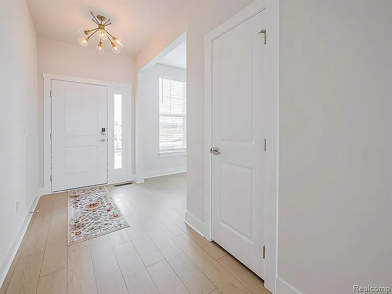 5169 Poppydrew Ln — Photo 11