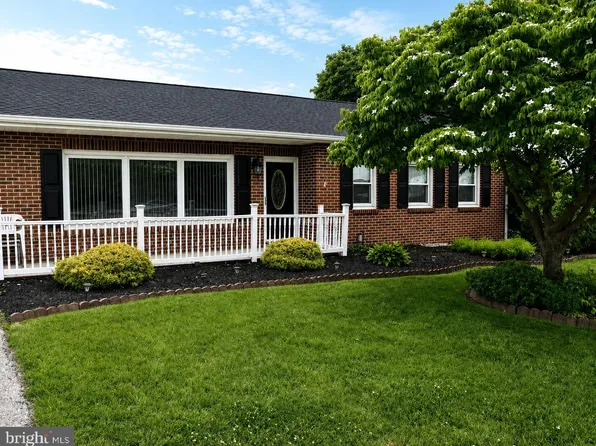 1112 Hanover Rd, York, PA 17408