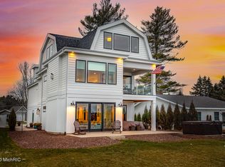 15488 Howard St, Spring Lake, MI 49456