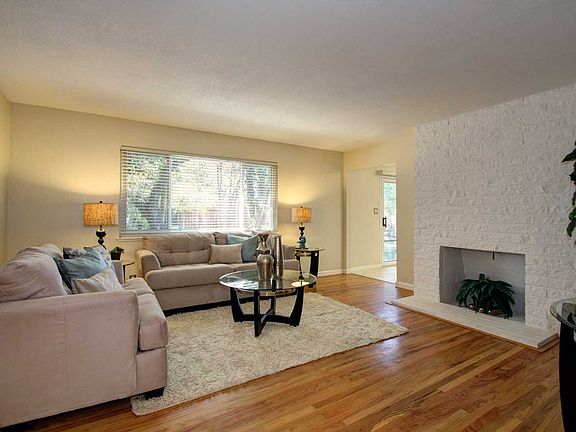 3rd image of 7659 Capricorn Dr