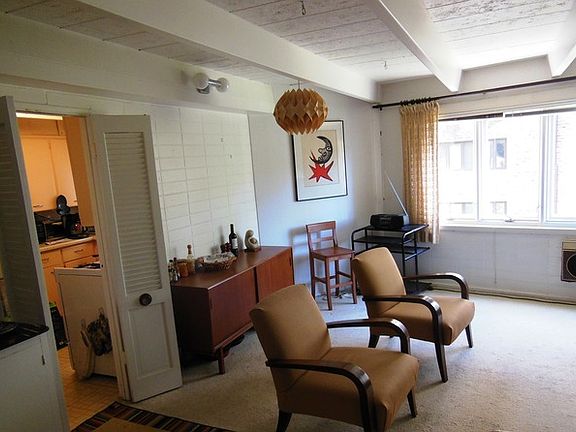 3rd image of 1132 W Lunt Ave APT 2B