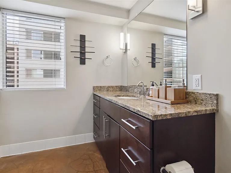 800 Brazos St #803 — Photo 19