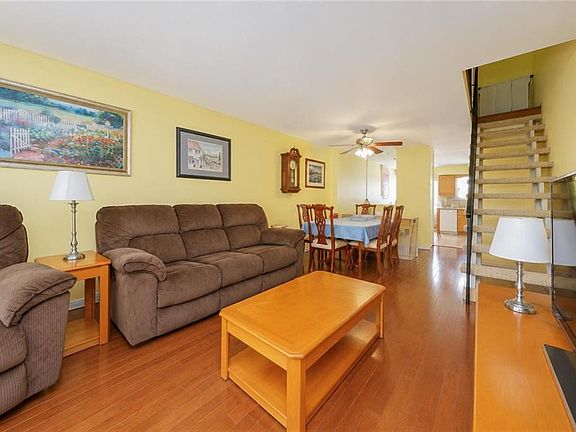 3rd image of 161 Saint Johns Ave