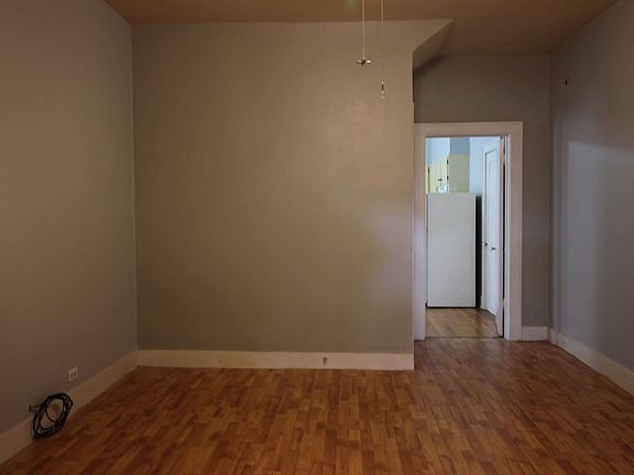 5th image of 1630 W Kings Hwy APT 1