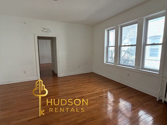 3rd image of 544-546 Bergen Ave #C5