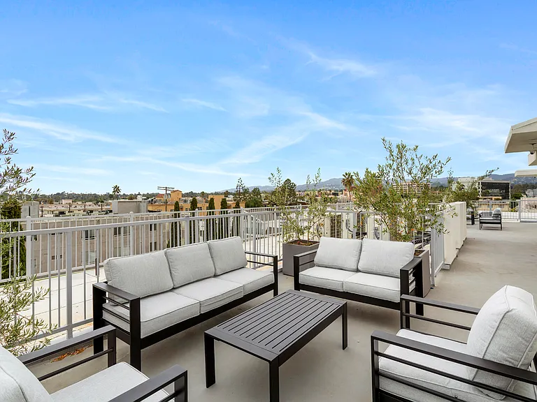 11727 Kiowa Ave — Photo 5