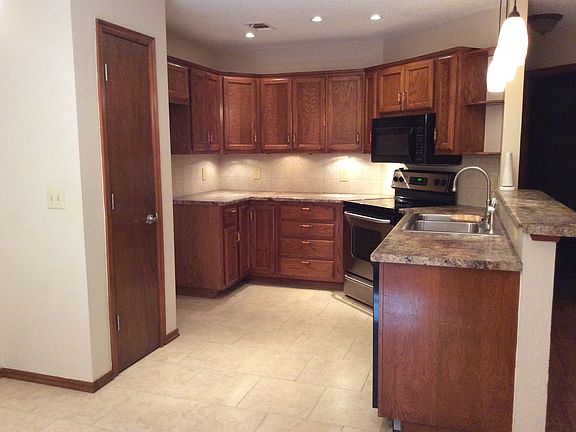 2nd image of 212 Harrogate Dr