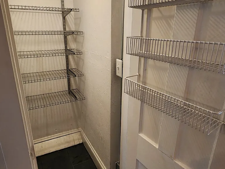 212 Roosevelt Ave — Photo 13