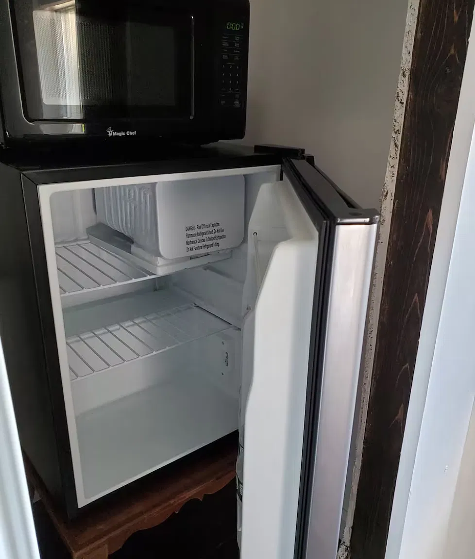 1 bed, 1.5 bath, 460 sqft, $1,200 — Photo 3