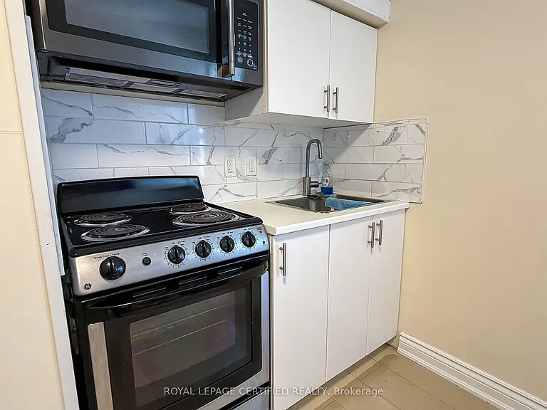 148 Belgravia Ave — Photo 13