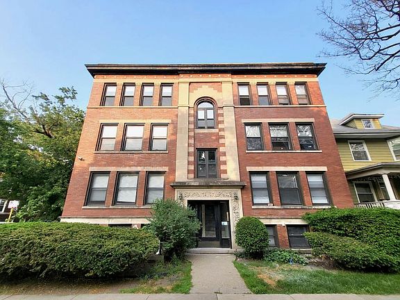 2nd image of 6259 N Lakewood Ave #7C