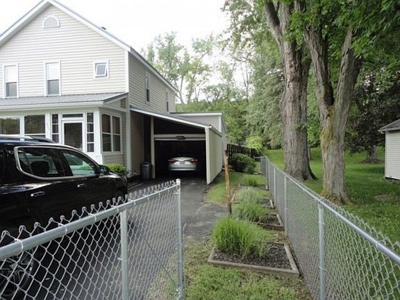 3rd image of 211 Owego St