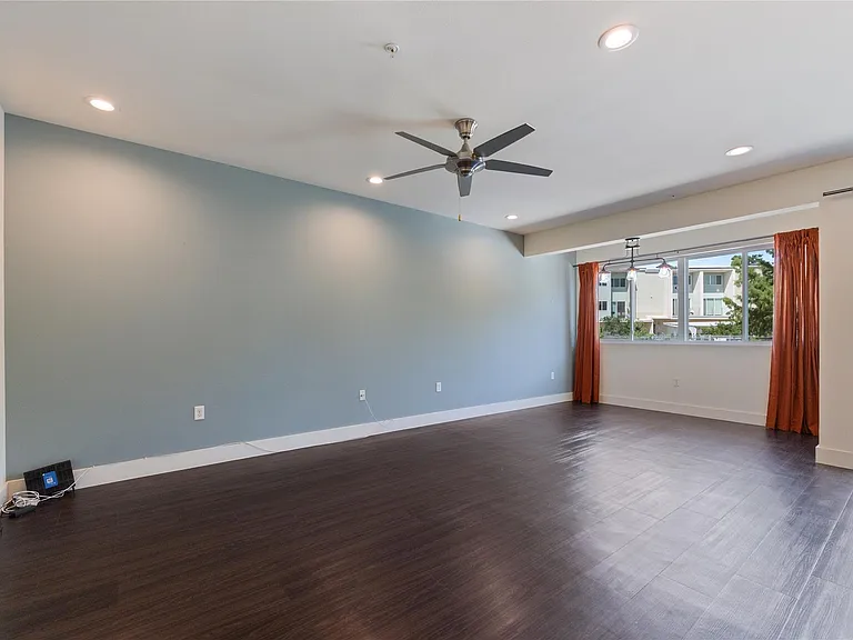 604 N Bluff Dr #225 — Photo 7