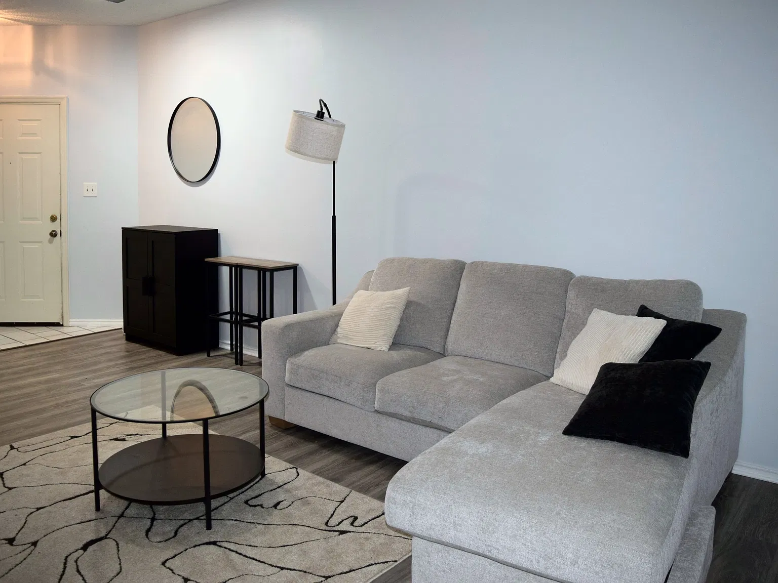 1 bed, 703 sqft, $2,650 — Photo 3