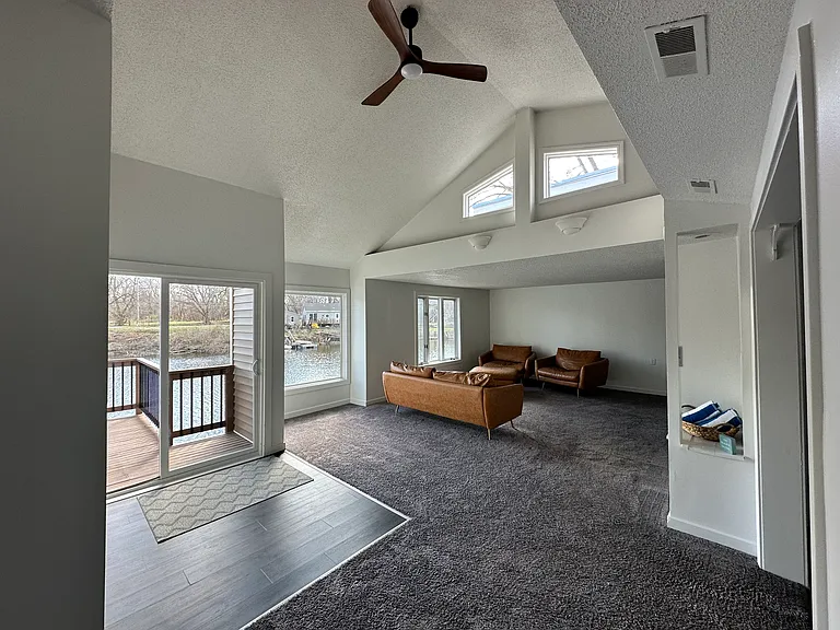 720 Boulevard St — Photo 17