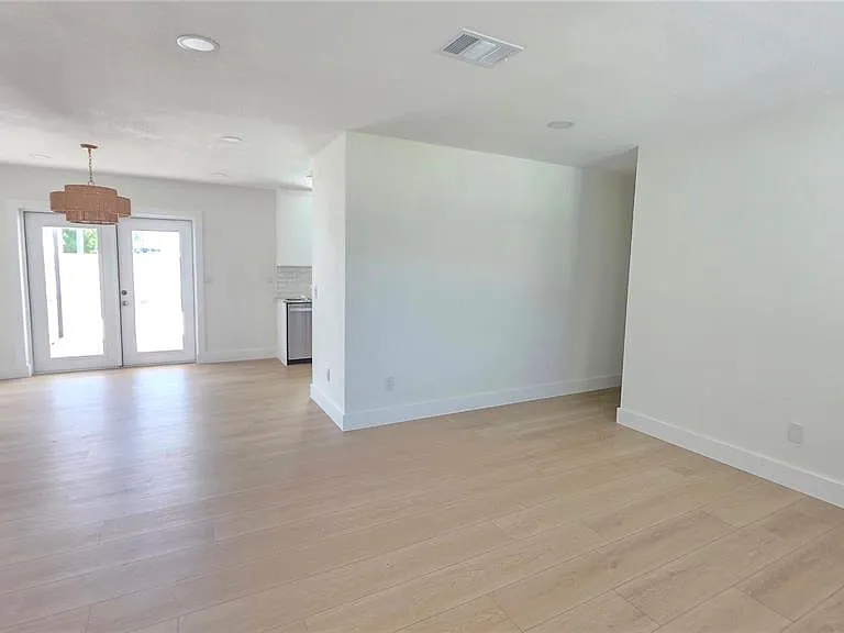 6817 11th Ave NW — Photo 5
