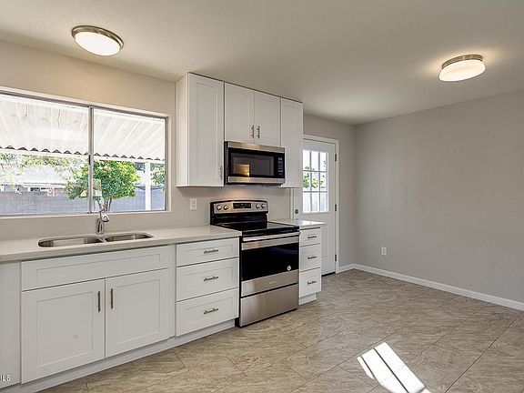 5th image of 1329 W Rosemonte Dr
