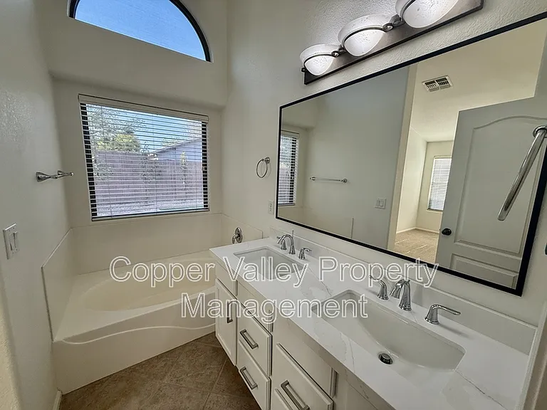 2427 W Oberlin Way — Photo 7