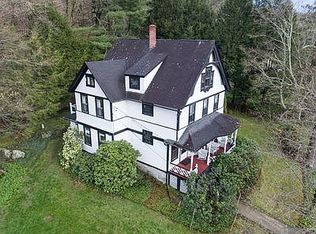 10 School St, Washington, CT 06793