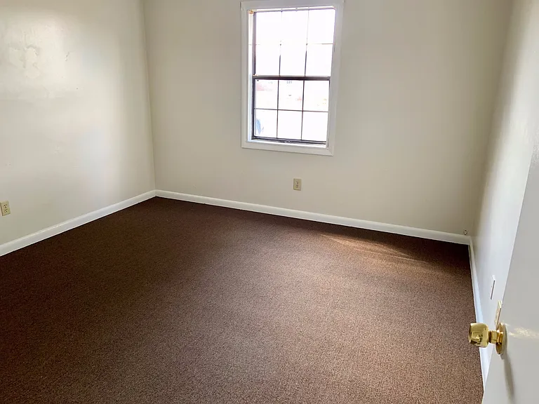 16902 Carter Cir — Photo 4