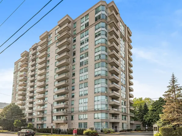 8 Covington Rd #1004, Toronto, ON M6A 3E5