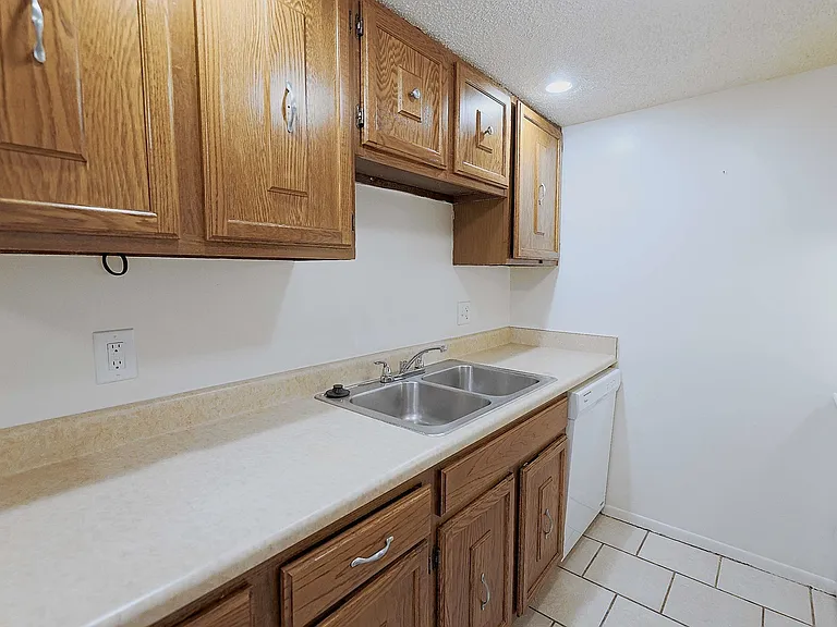 922 C St #3 — Photo 7
