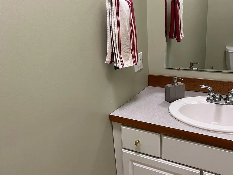 52 Maple St — Photo 30