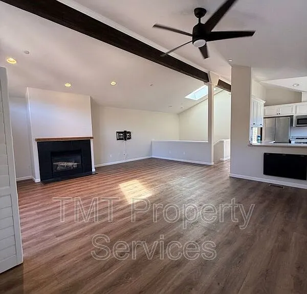 242 Lucas Ln — Photo 11