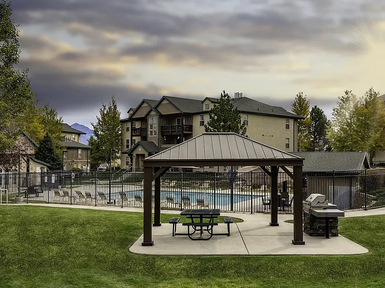 Sunset Ridge — Photo 10