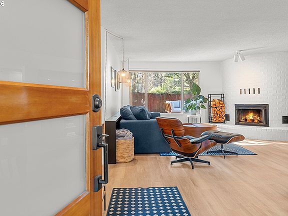 5th image of 5226 SW Taylors Ferry Rd