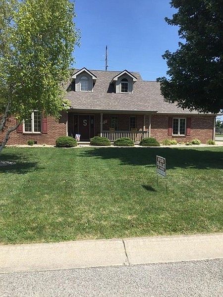 Front view of home