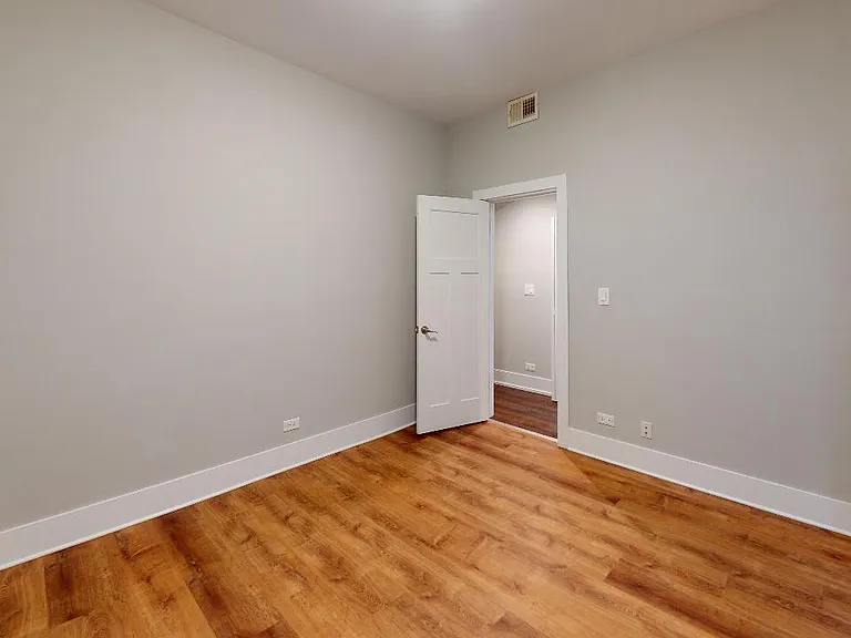 1027 E Hyde Park Blvd #1 — Photo 13