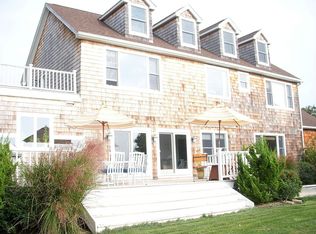 13 Windermere Close, Hampton Bays, NY 11946