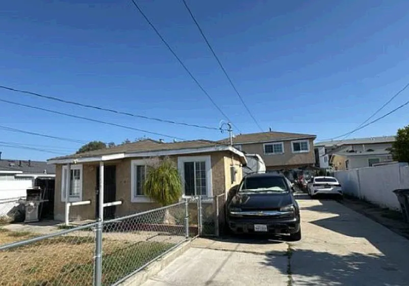 2 bed, 900 sqft, $2,700 — Photo 4