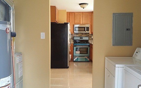 3rd image of 30 48th Ave