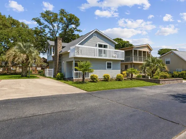 402 Windy Ln., North Myrtle Beach, SC 29582