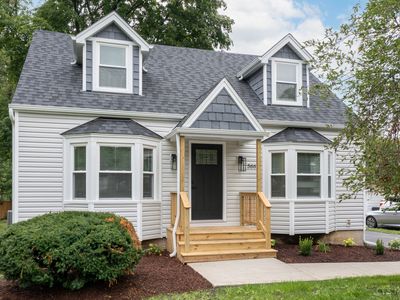 1S566 Halsey Rd, Oakbrook Terrace, IL, 60181