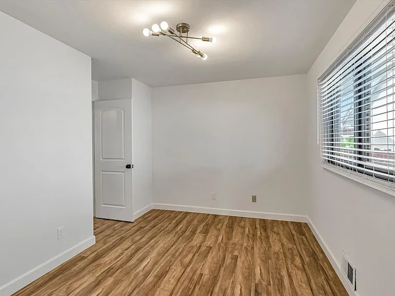 1680 Chestnut St — Photo 18