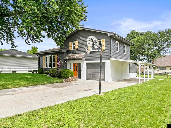 2nd image of 20240 Pinkney St