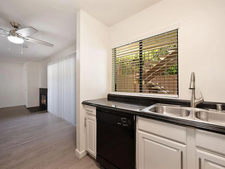 Elan Park Place Carlsbad — Photo 17