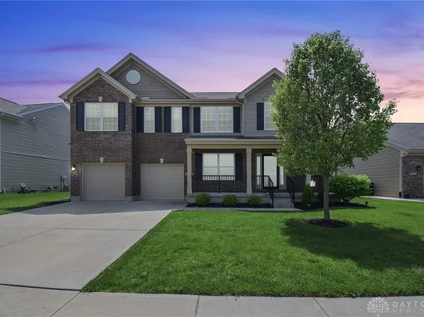 4037 Spicebush Dr, Tipp City, OH 45371