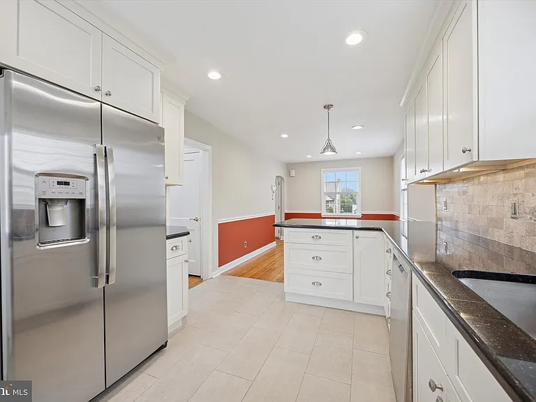 116 Walnut Hill Ln — Photo 6