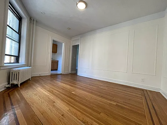 Rented by Hillel Realty Group | media 11