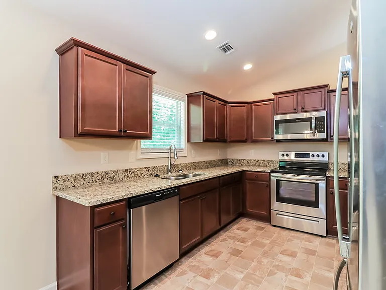 427 Charleston Pl — Photo 9