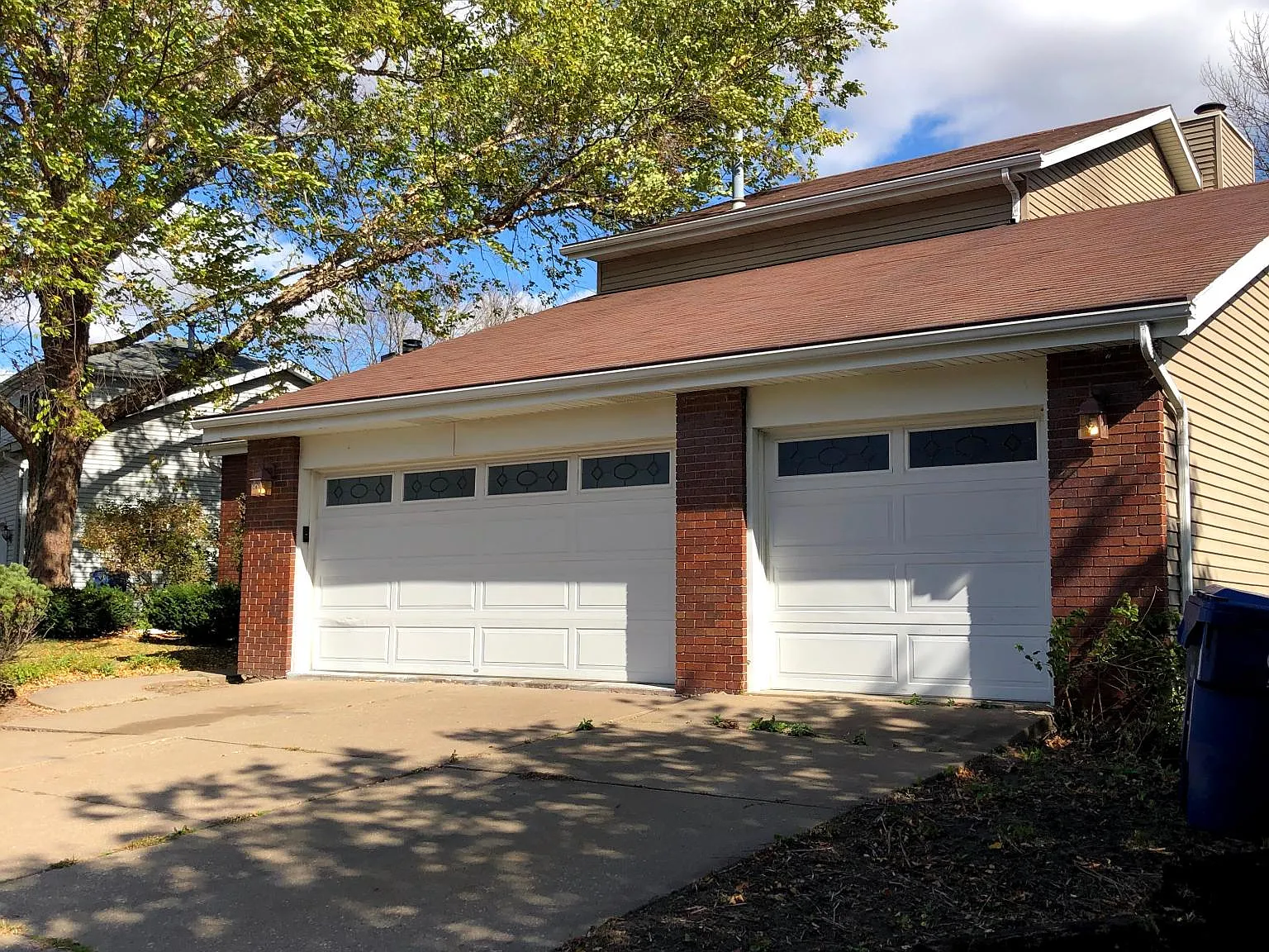 4 bed, 2393 sqft, $2,700 — Photo 2
